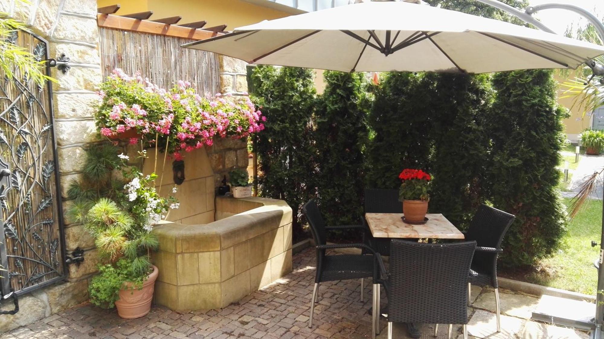 Apartment Mit 2 Baedern Und 2 Schlafzimmern Dresden